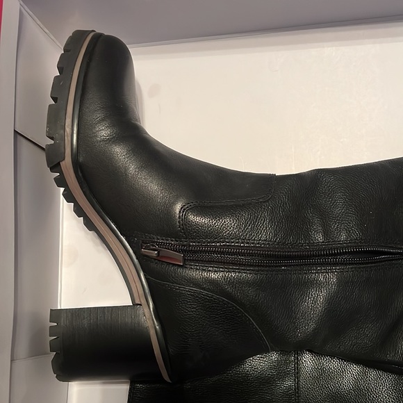 Vince Camuto Dasemma Black Over The Knee Chunky Heel Leather Boot (Black, 8) - Picture 3 of 8